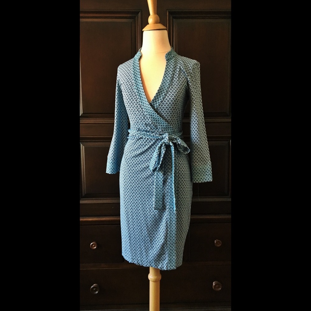 Patterned wrap dress
